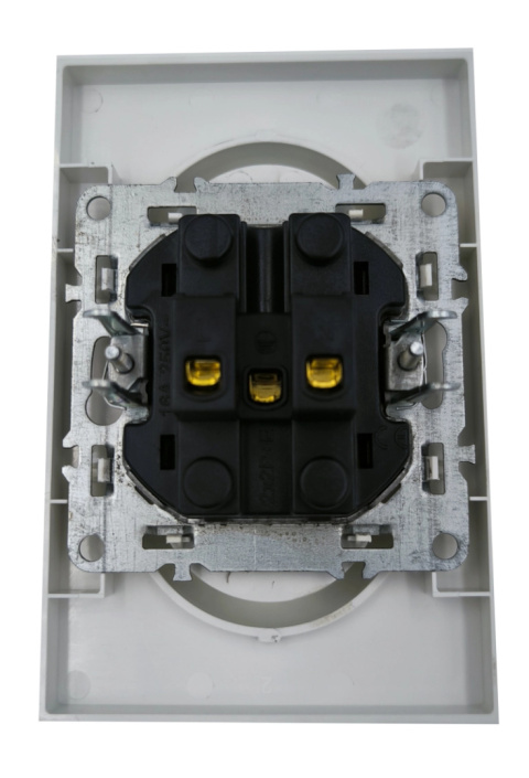 Gniazdo elektryczne kontakt podwójne białe ramka z uziemieniem Gniazdo elektryczne kontakt podwójne białe ramka z uziemieniem