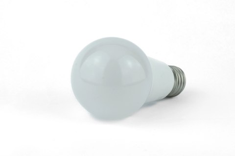 Żarówka LED bulb E27 z czujnikiem ruchu 7W 700lm 6500K biała zimna Żarówka LED bulb E27 z czujnikiem ruchu 7W 700lm 6500K biała zimna